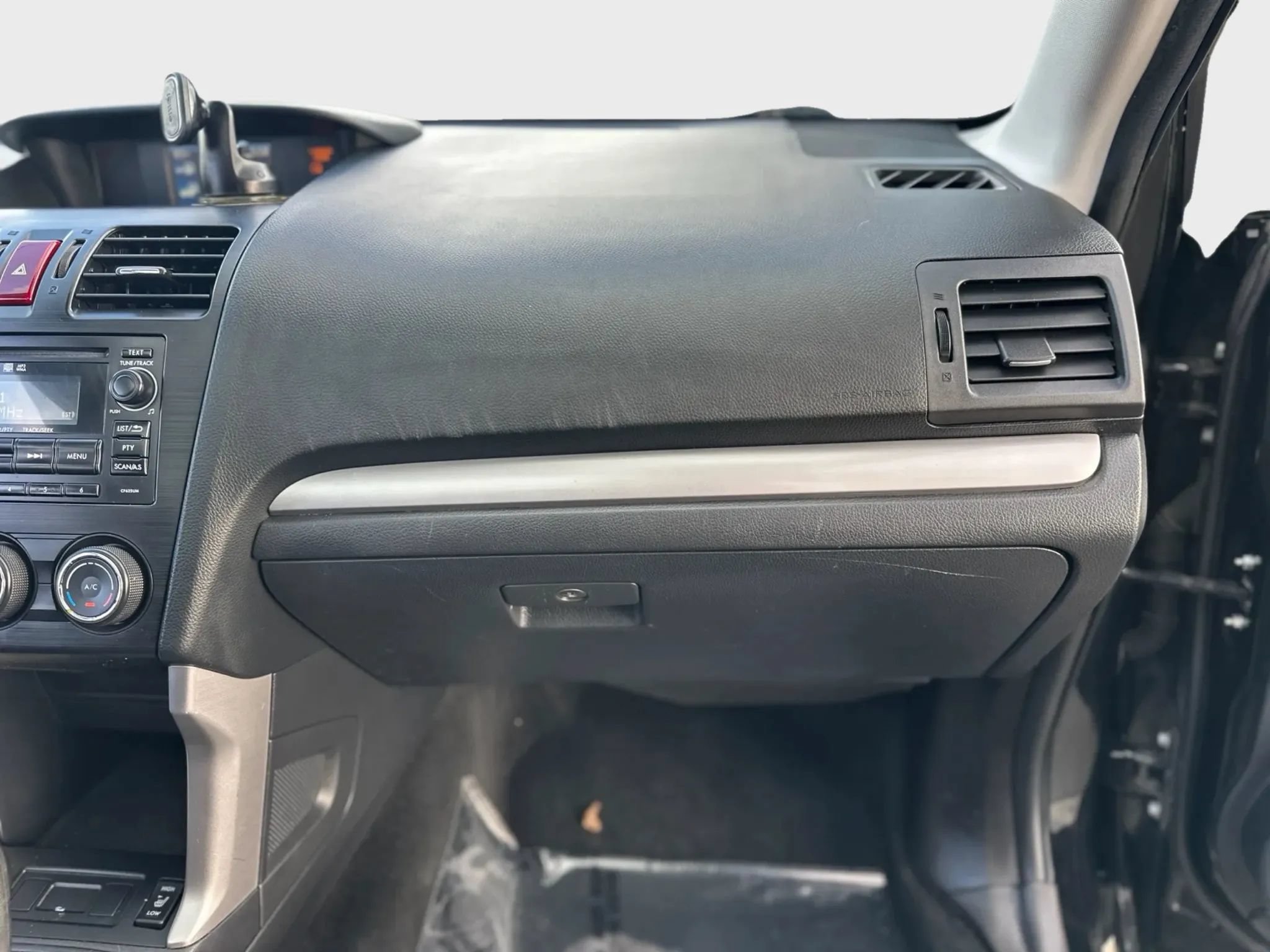 Used 2015 Subaru Forester 2.5i Premium w/ All-Weather Package AWD/4WD image 29