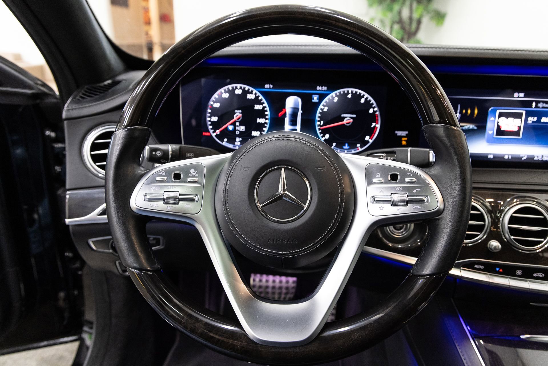 Used 2018 Mercedes-Benz S 560 4MATIC Sedan w/ AMG Line Exterior image 15