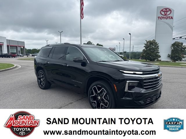Used 2025 Chevrolet Traverse High Country FWD image 1