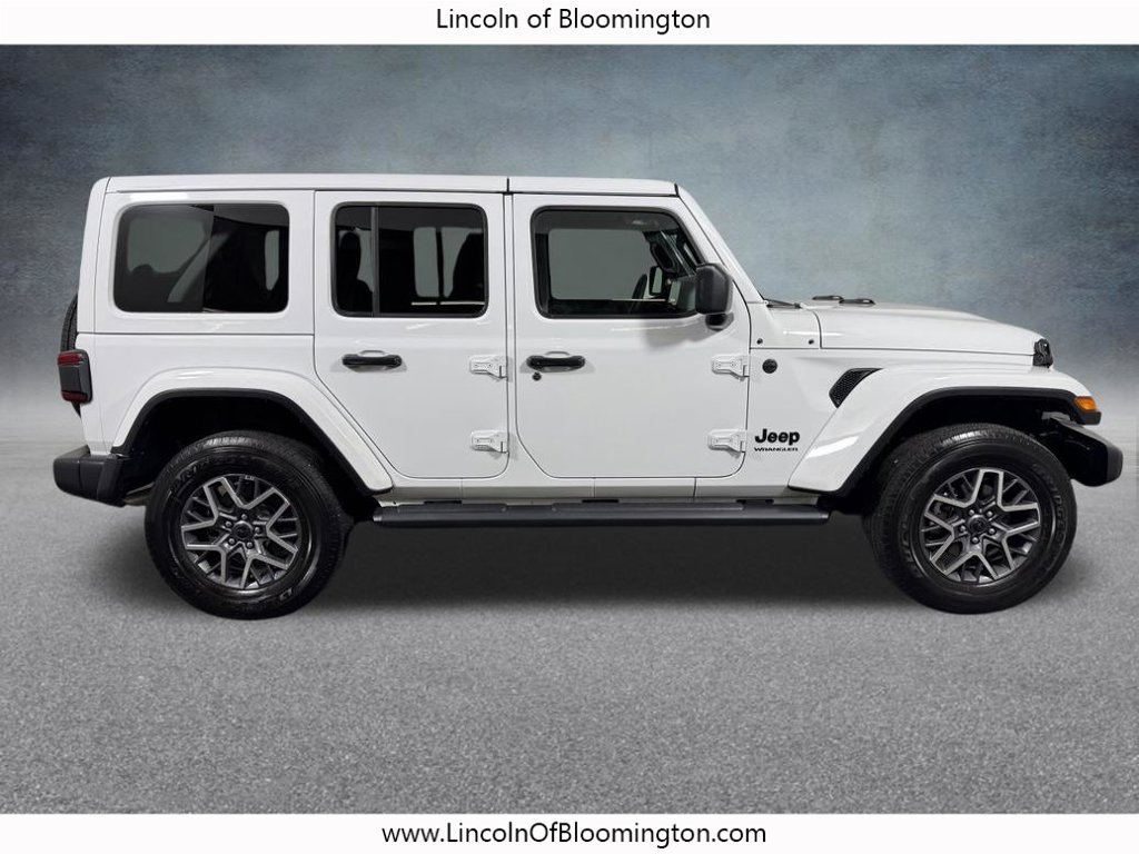 Used 2025 Jeep Wrangler Unlimited Sahara AWD/4WD image 7