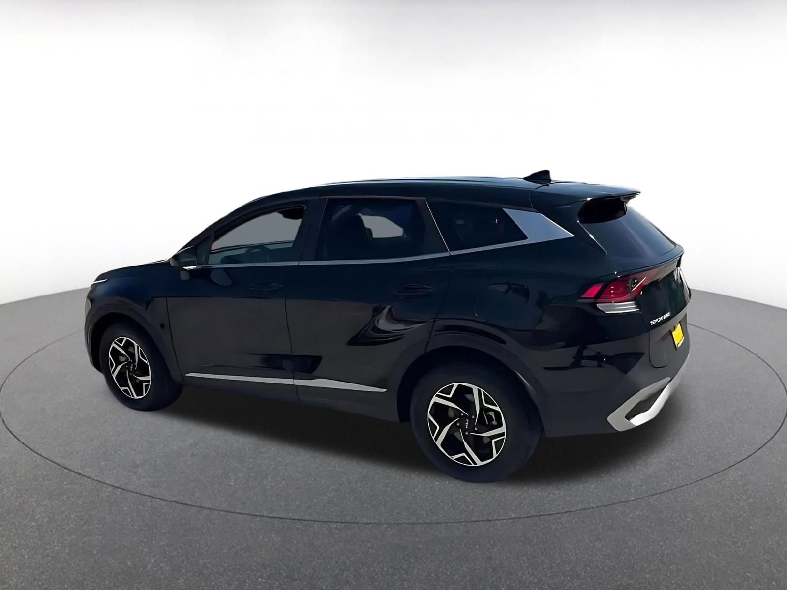 Used 2025 Kia Sportage LX FWD image 10