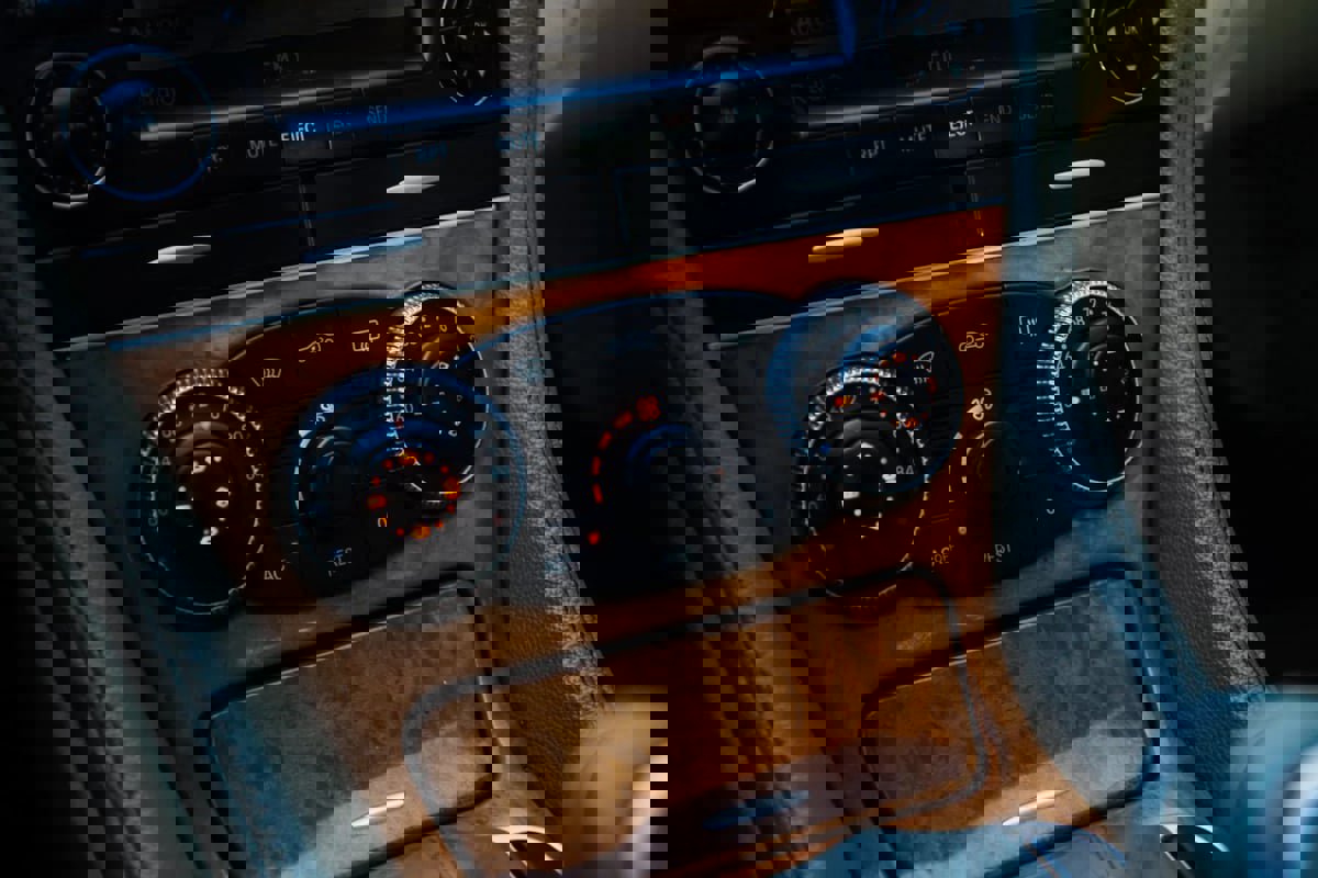 Used 2005 Mercedes-Benz SL 500 image 21