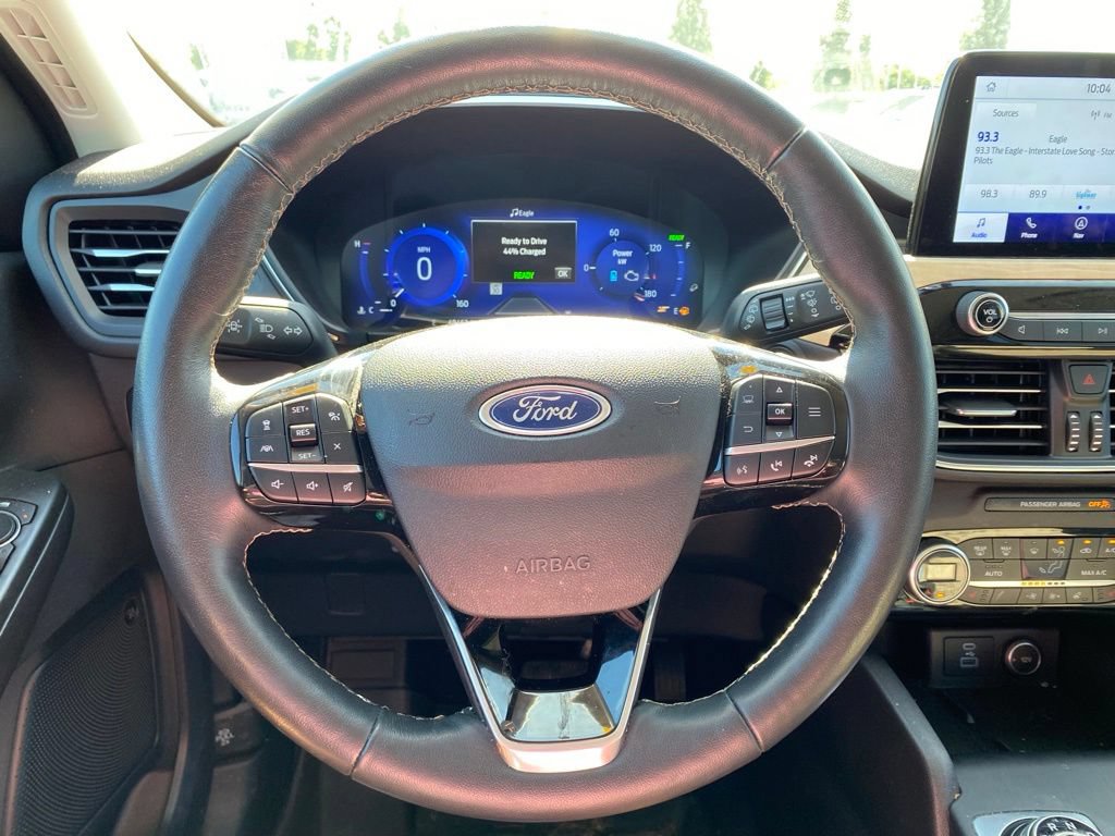 Used 2021 Ford Escape Titanium w/ Titanium Premium Package FWD image 11