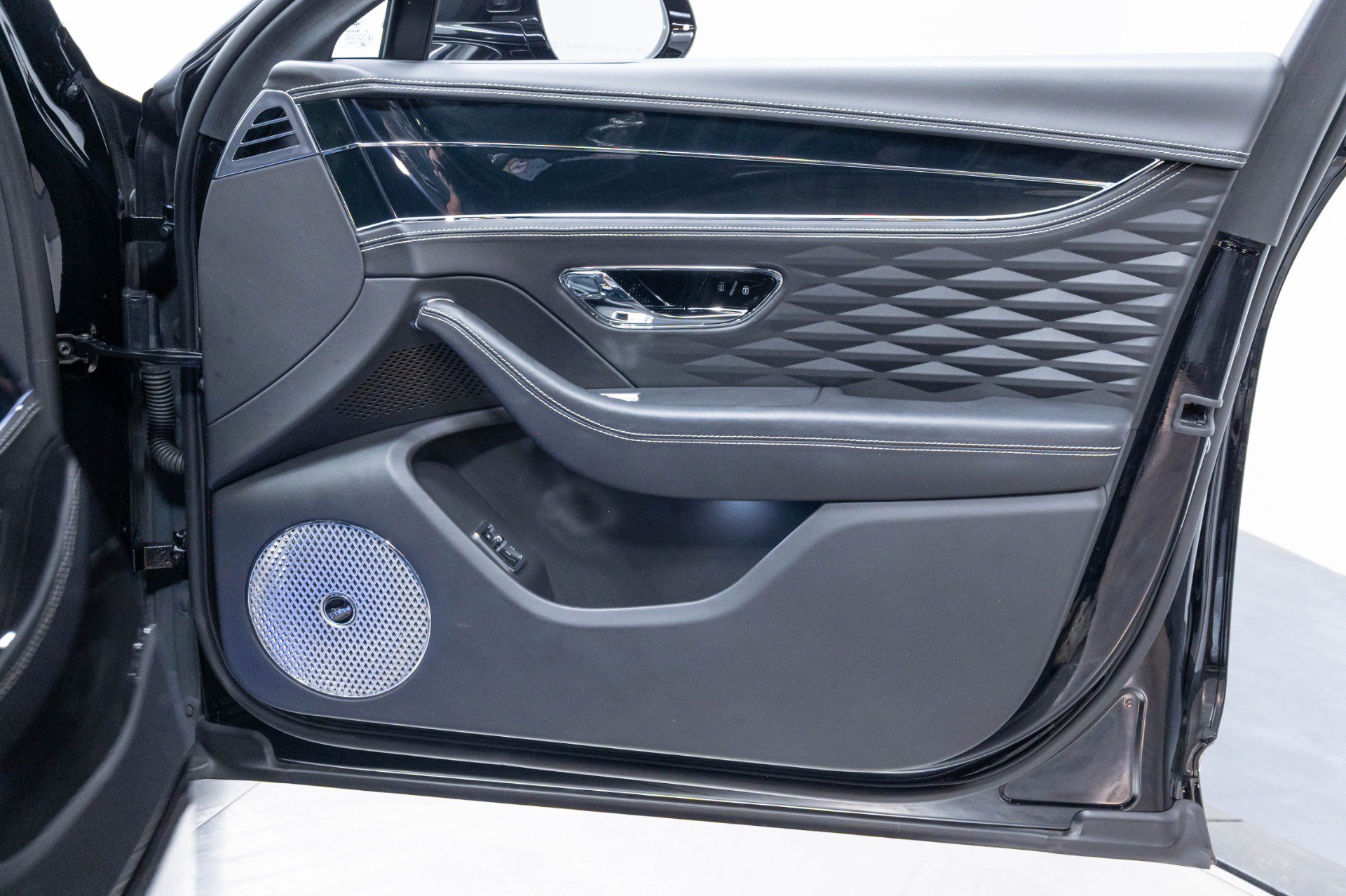 Used 2020 Bentley Flying Spur W12 AWD/4WD image 55