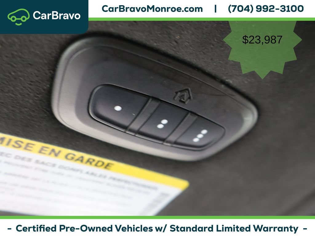 Used 2021 Chrysler Pacifica Pinnacle FWD image 28