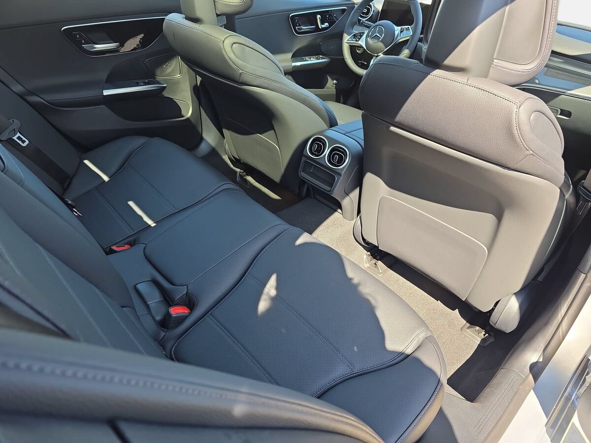 New 2026 Mercedes-Benz C 300 4MATIC Sedan image 11