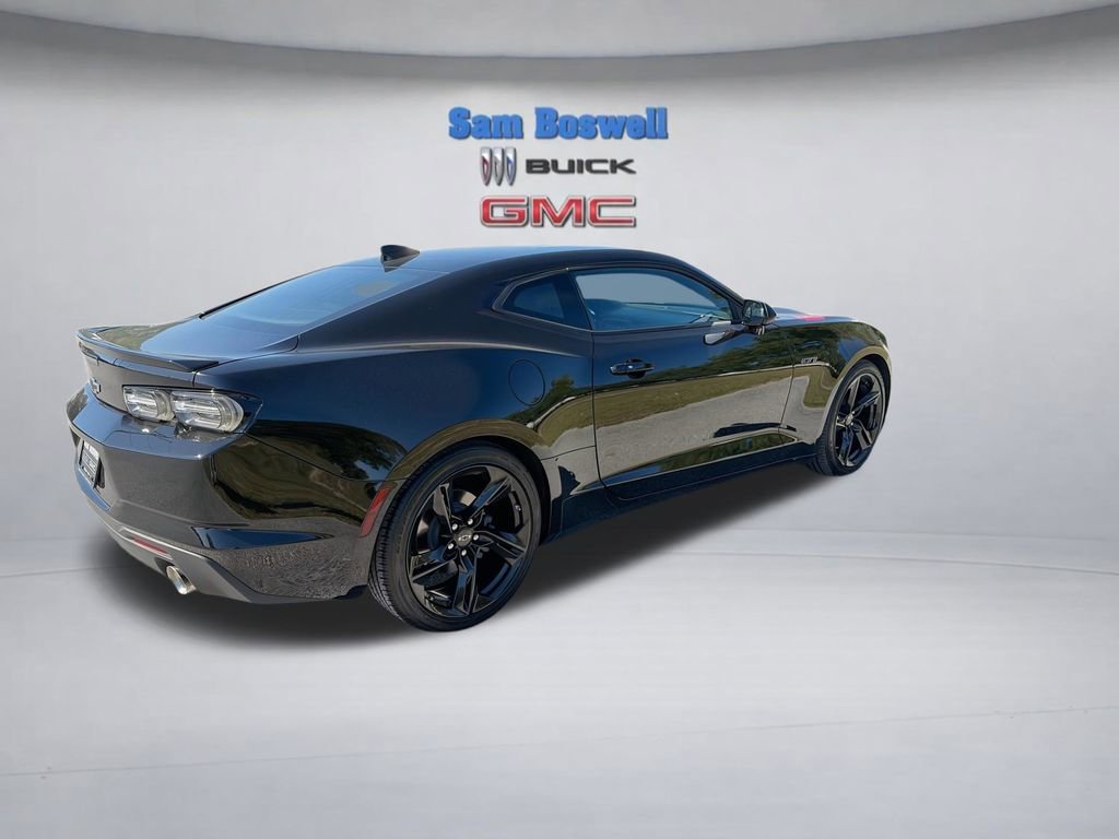 Used 2022 Chevrolet Camaro LT w/ RS Package RWD image 9