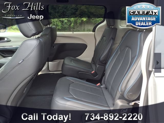 Used 2021 Chrysler Pacifica Touring-L FWD image 12