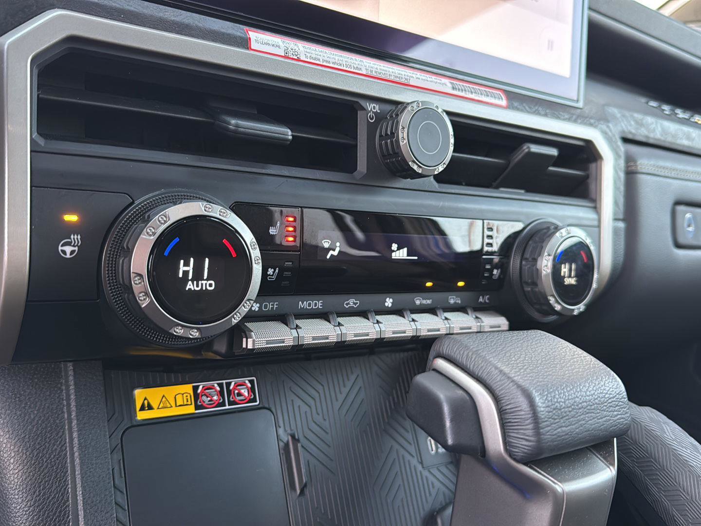 Used 2024 Toyota Tacoma Limited image 22