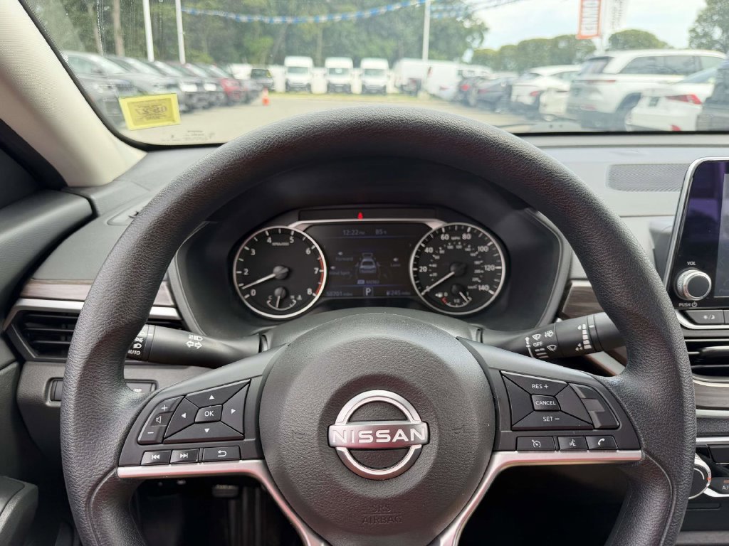 Used 2024 Nissan Altima 2.5 SV FWD image 35