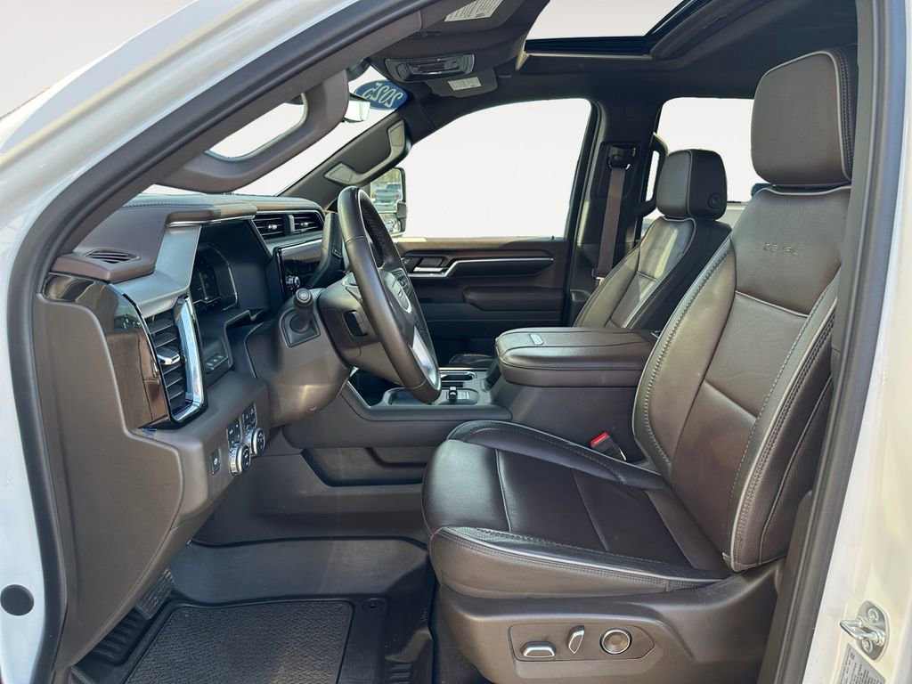 Used 2025 GMC Sierra 2500 Denali w/ Denali Reserve Package AWD/4WD image 9