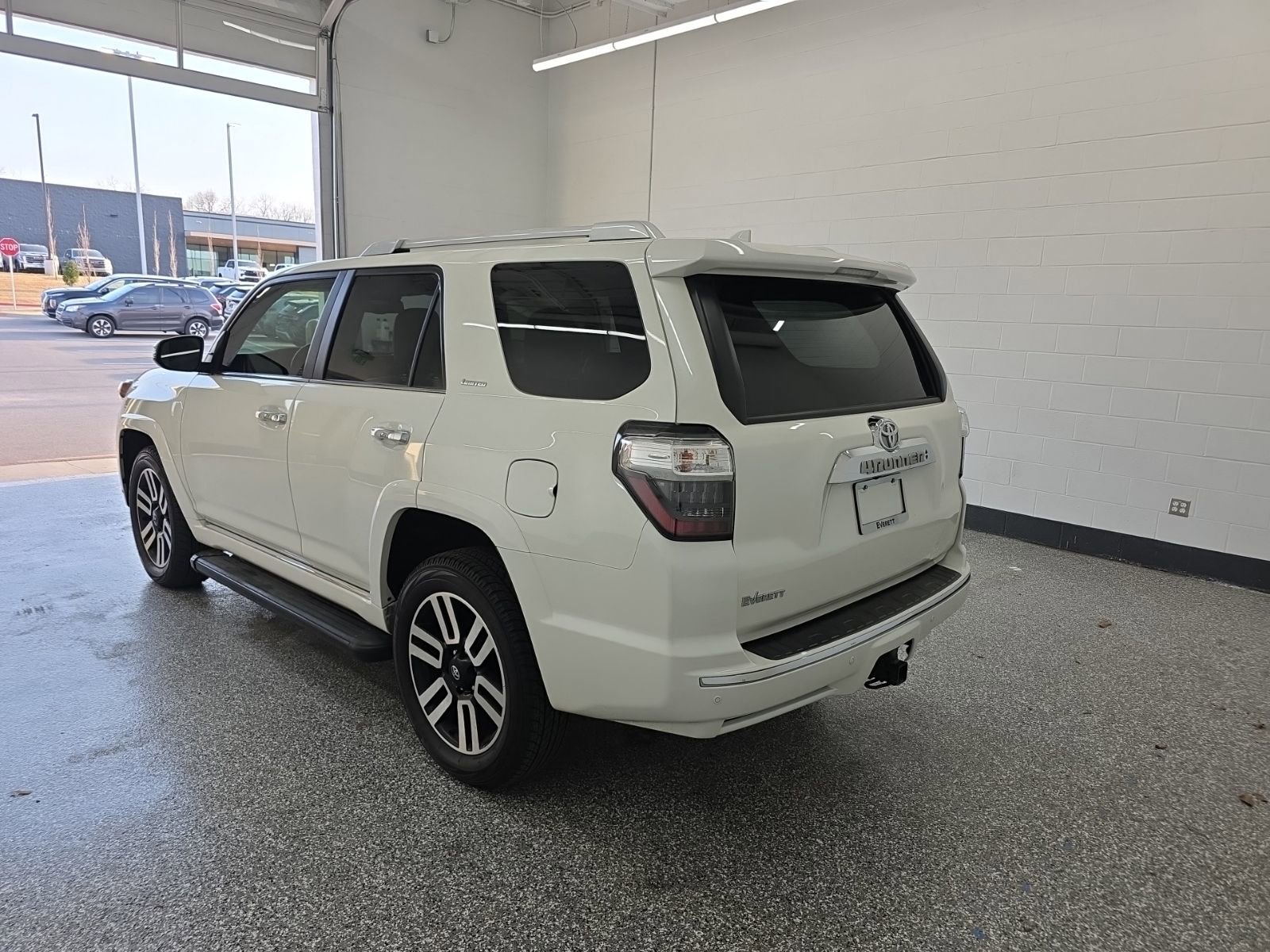Used 2023 Toyota 4Runner Limited image 3