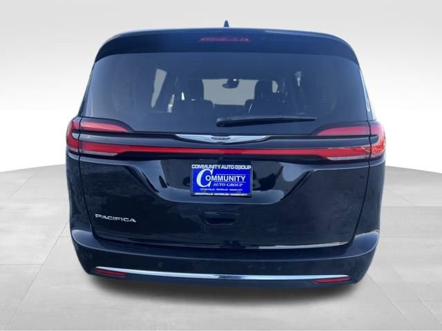 Used 2024 Chrysler Pacifica Touring-L FWD image 8
