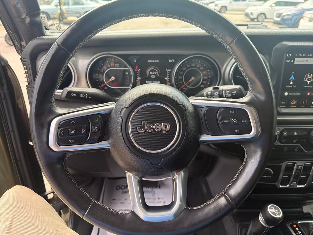 Used 2022 Jeep Wrangler Unlimited Sahara w/ Dual Top Group AWD/4WD image 17