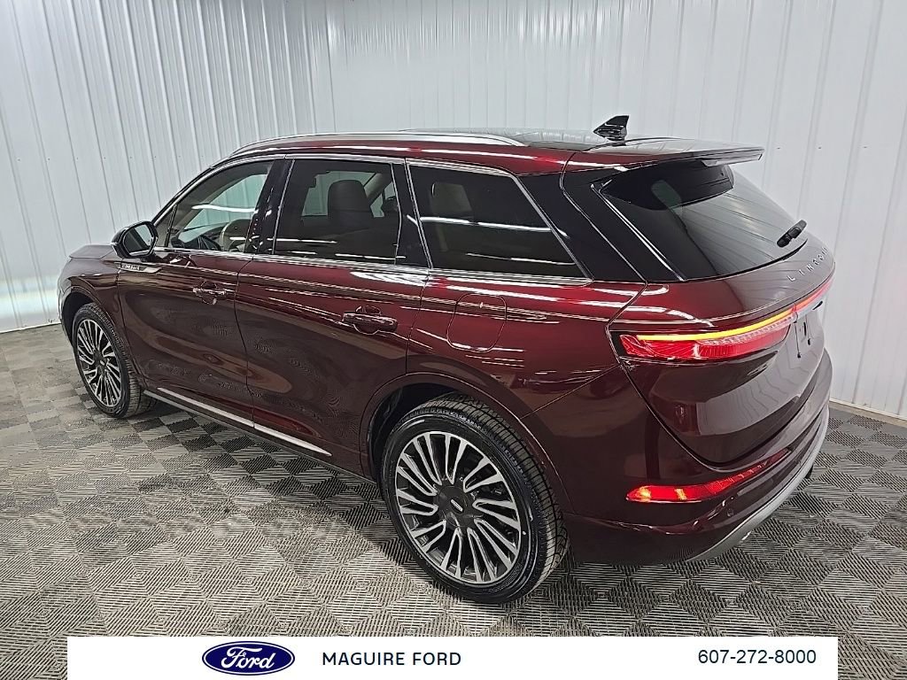 Used 2021 Lincoln Corsair Reserve w/ Sport Package image 11