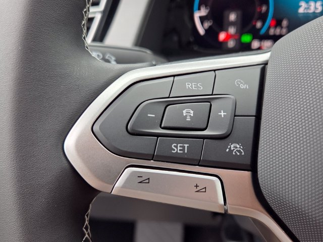 New 2026 Volkswagen Atlas Cross Sport SE FWD image 25