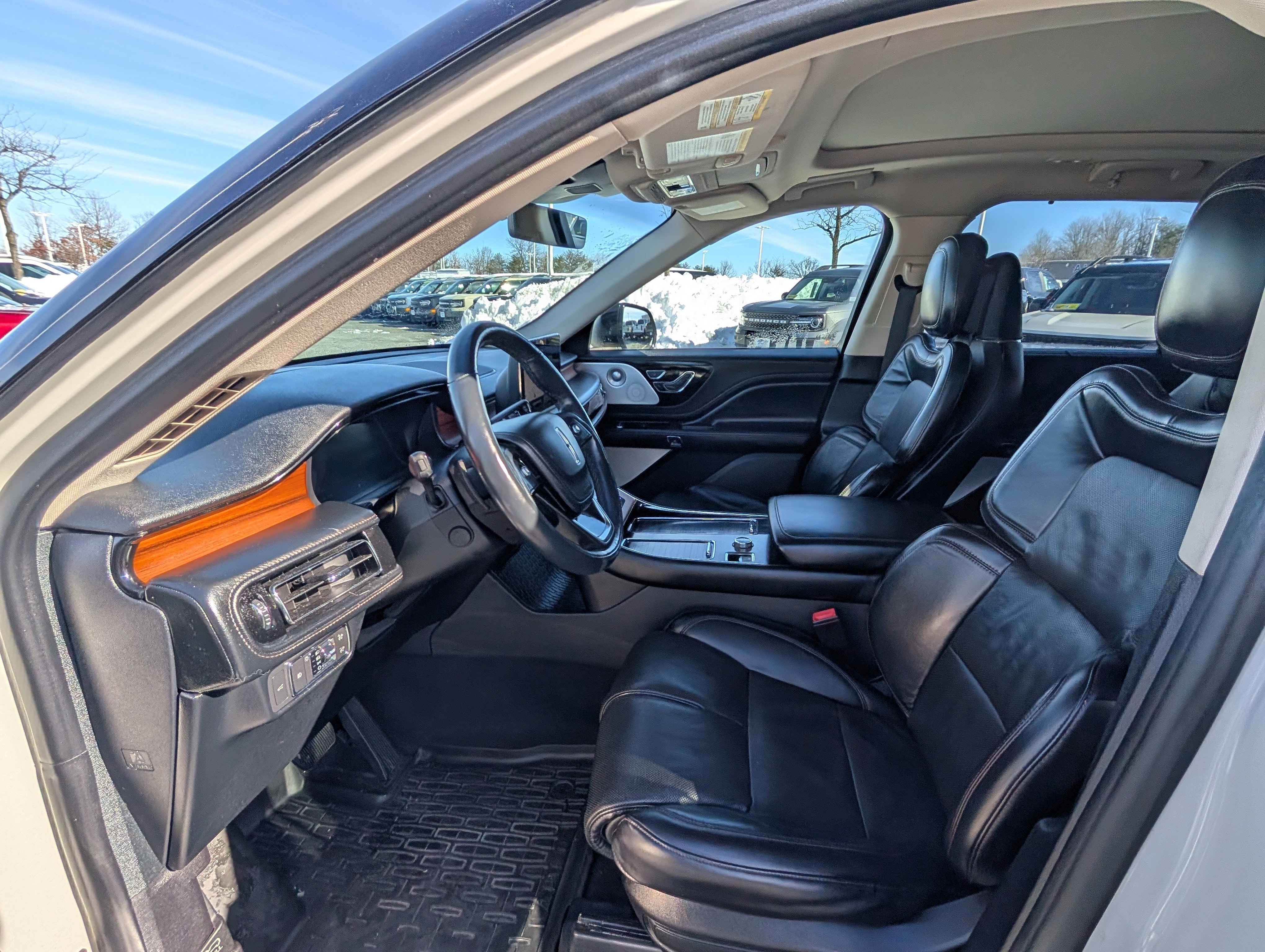 Used 2020 Lincoln Aviator Reserve w/ Equipment Group 202A image 16