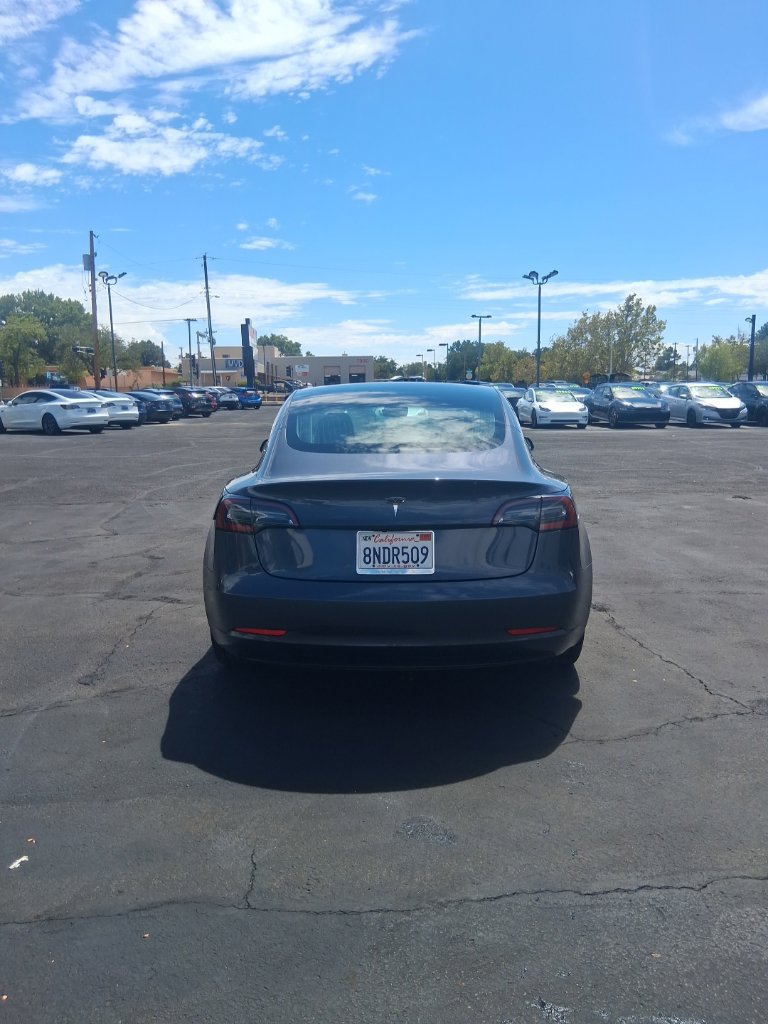 Used 2020 Tesla Model 3 Standard Range Plus RWD image 3