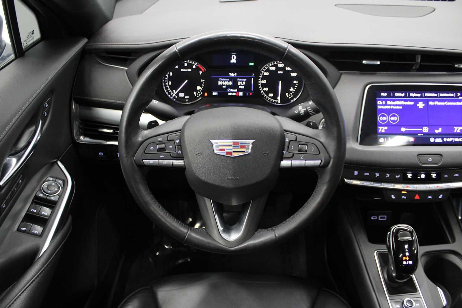 Used 2020 Cadillac XT4 Premium Luxury w/ Cold Weather Package image 16