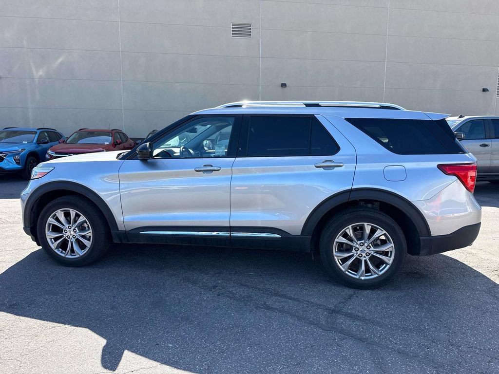 Used 2023 Ford Explorer Limited AWD/4WD image 5