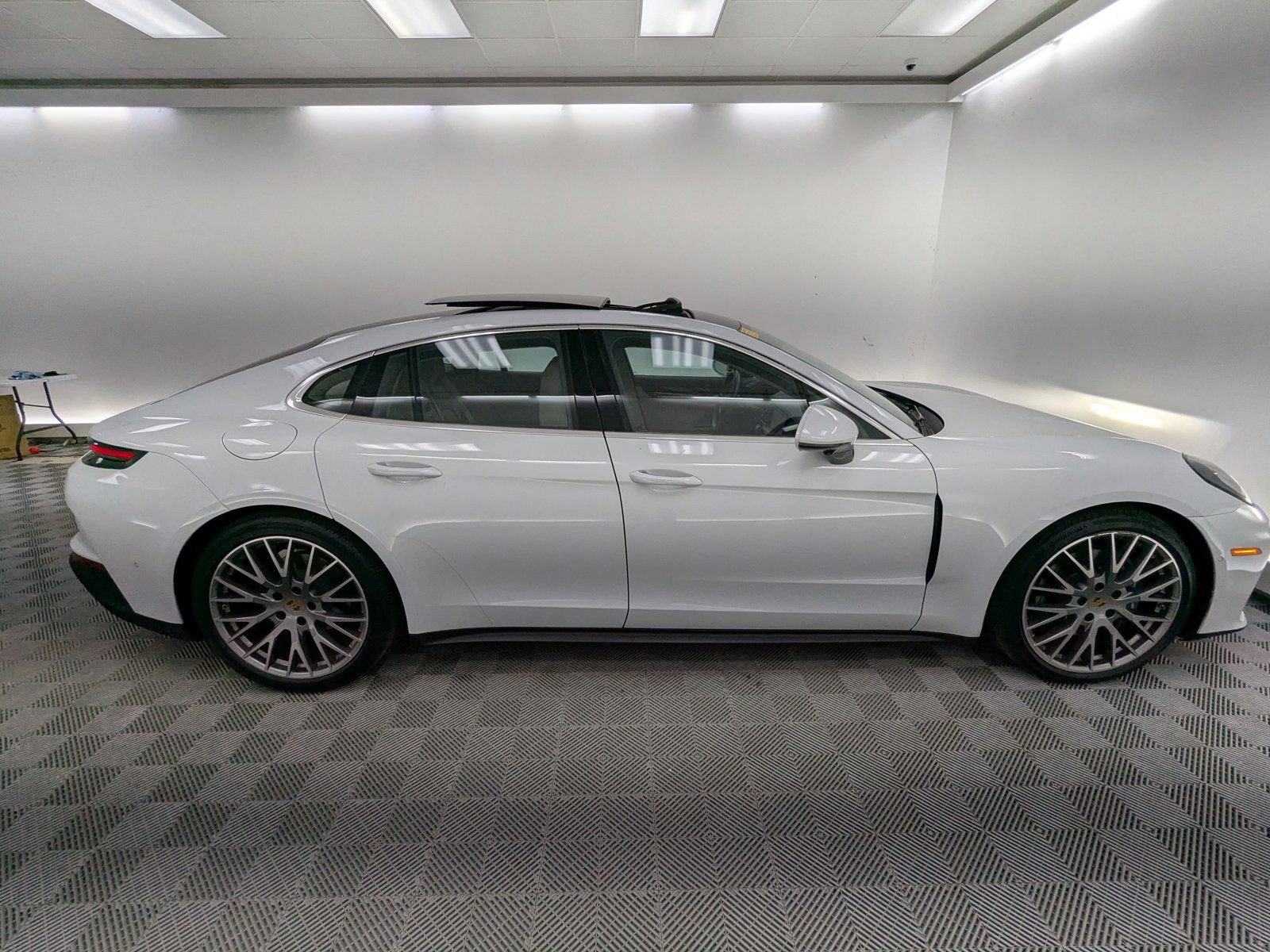 Certified 2024 Porsche Panamera 4 image 9