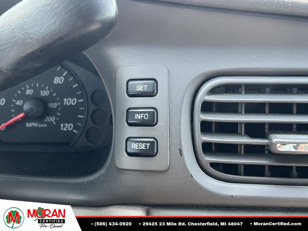 Used 2005 Ford Taurus SE FWD image 21