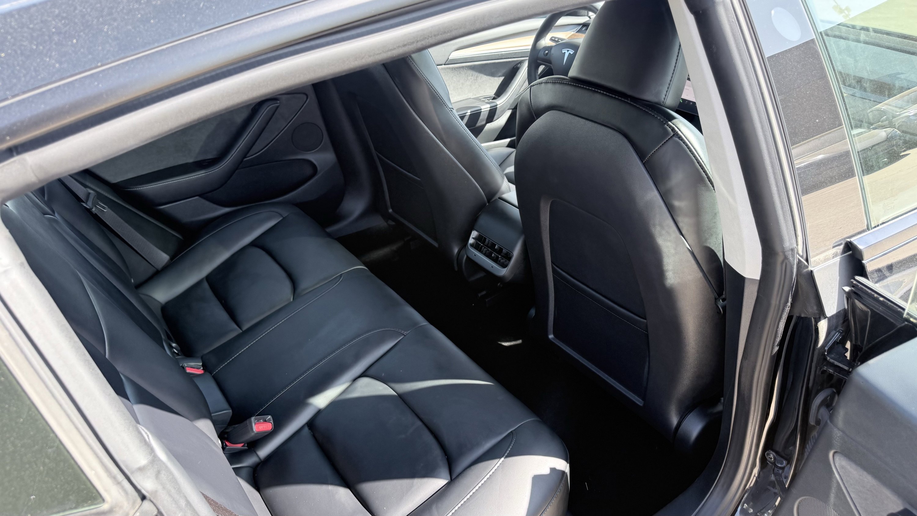 Used 2023 Tesla Model 3 Standard Range image 34