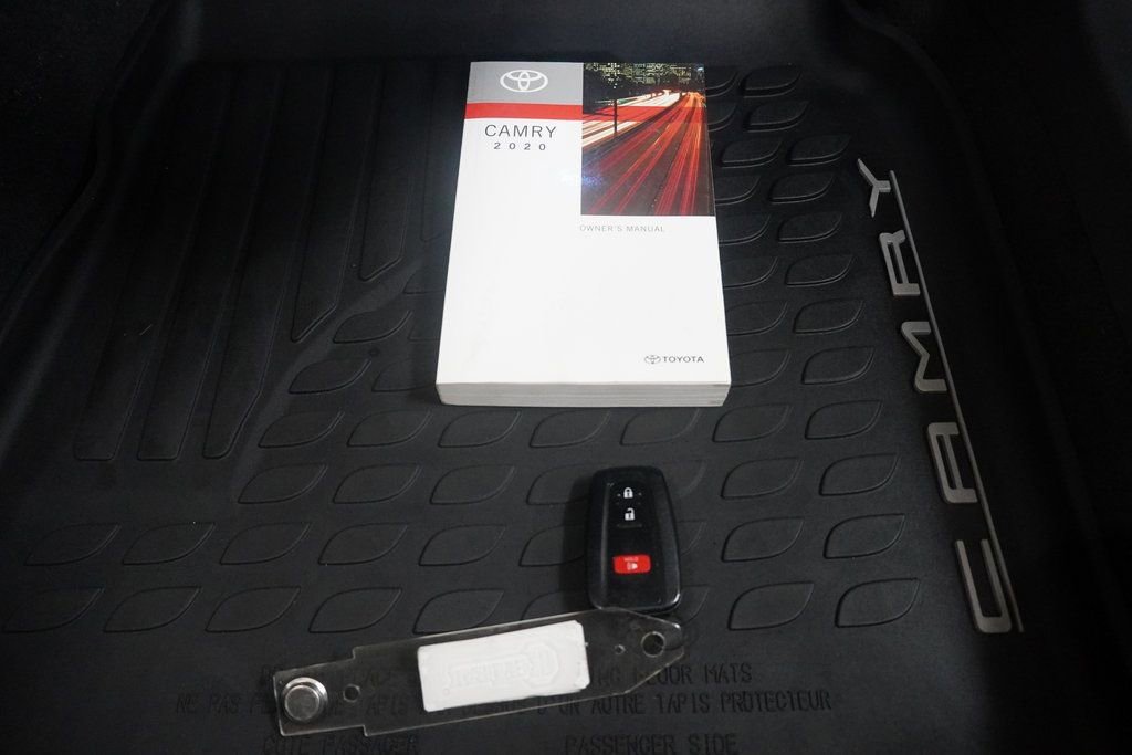 Used 2020 Toyota Camry XLE w/ Navigation Package image 28