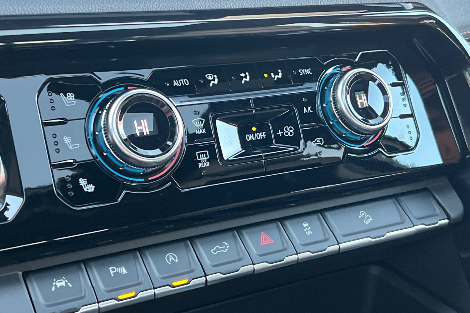 New 2026 GMC Sierra 1500 AT4 w/ AT4 Premium Package image 19