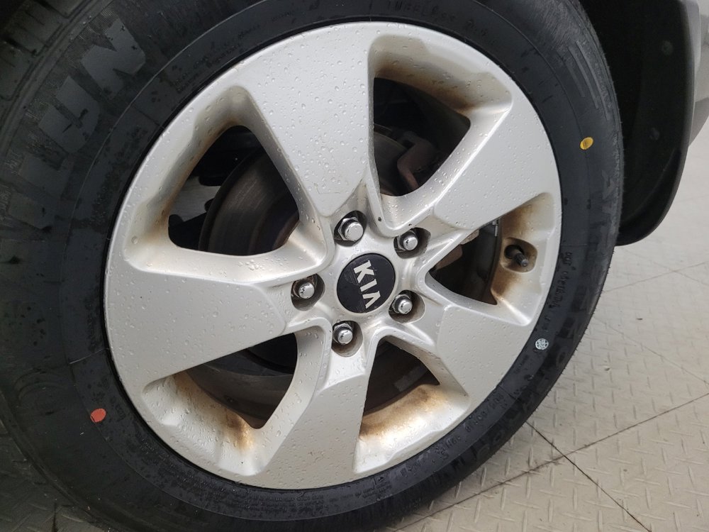 Used 2017 Kia Soul image 31