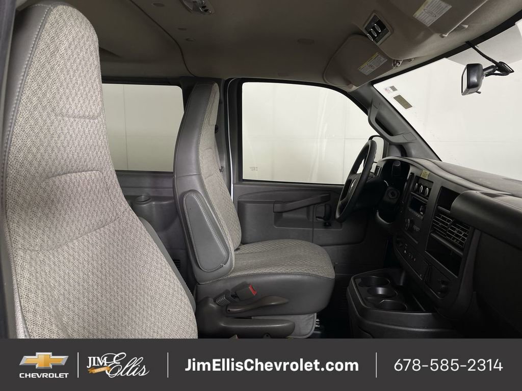 Used 2025 Chevrolet Express 3500 LS image 25