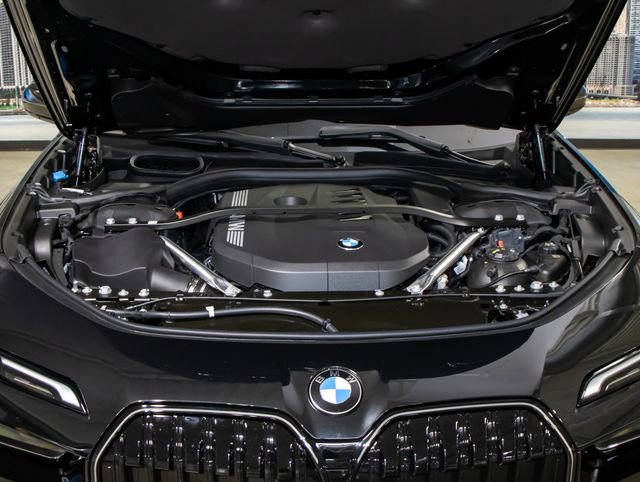 Used 2026 BMW 740i xDrive image 5