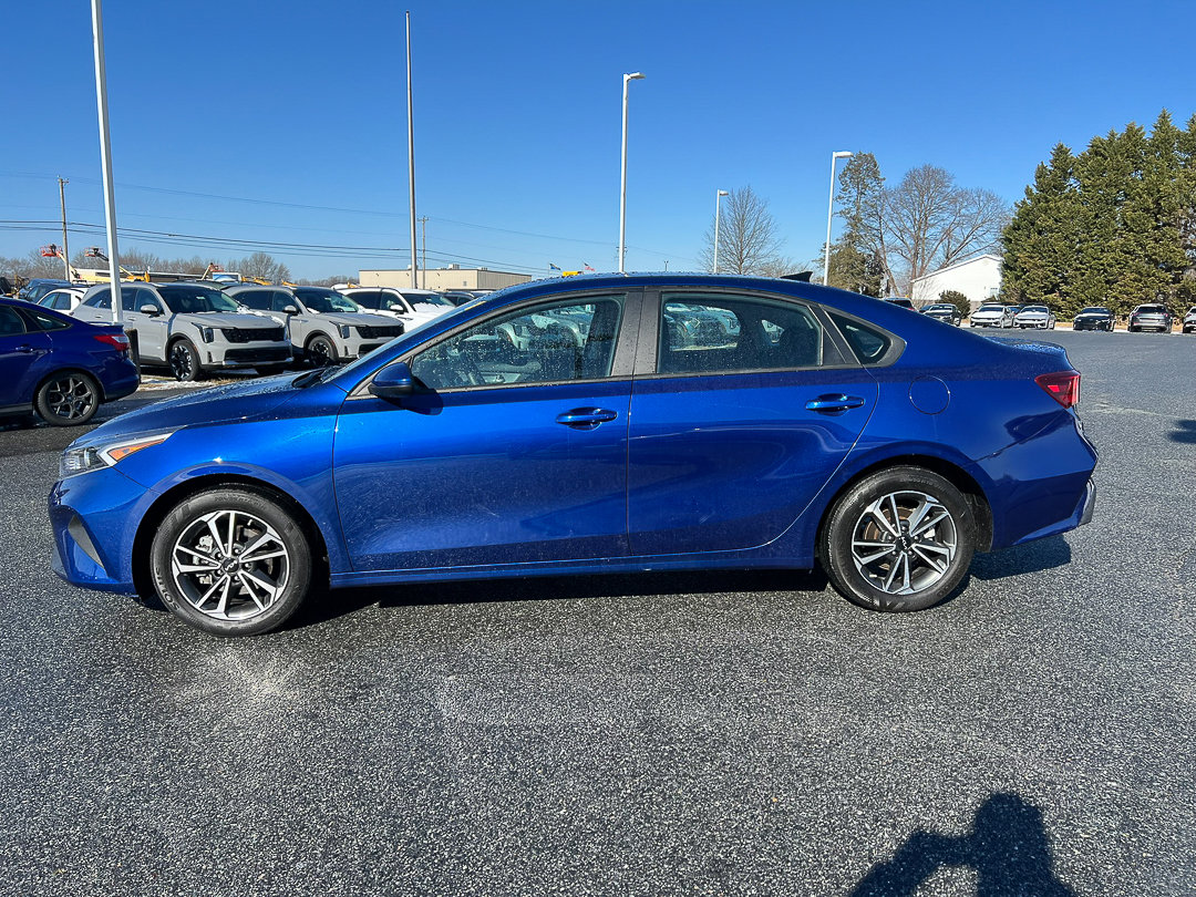 Used 2023 Kia Forte LXS image 2