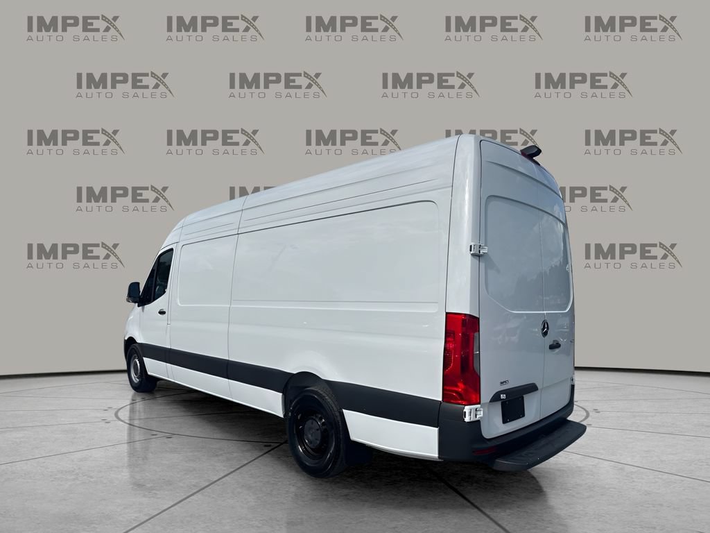 Used 2025 Mercedes-Benz Sprinter 2500 image 3