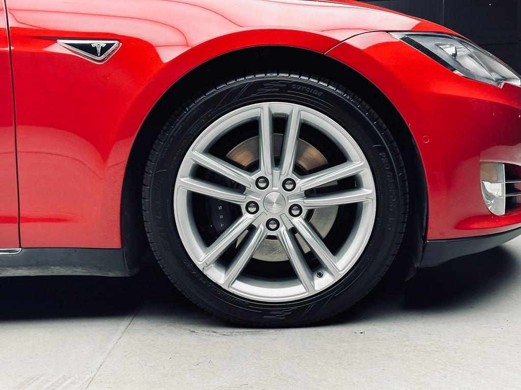 Used 2015 Tesla Model S 70D AWD/4WD image 37