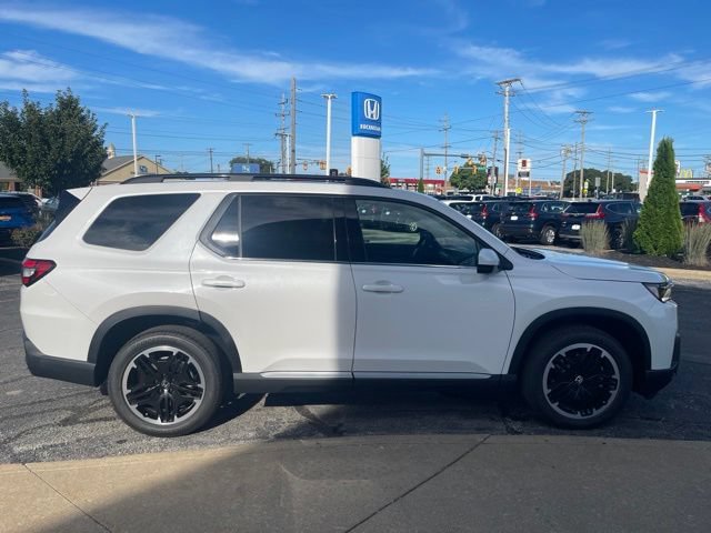 New 2026 Honda Pilot Touring image 5