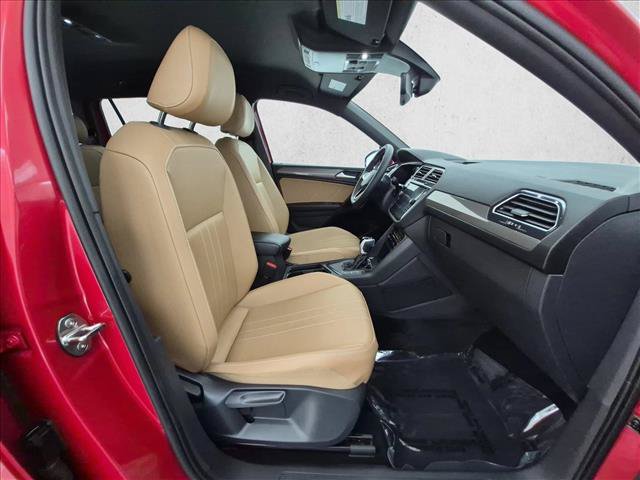 Used 2024 Volkswagen Tiguan SE FWD image 23