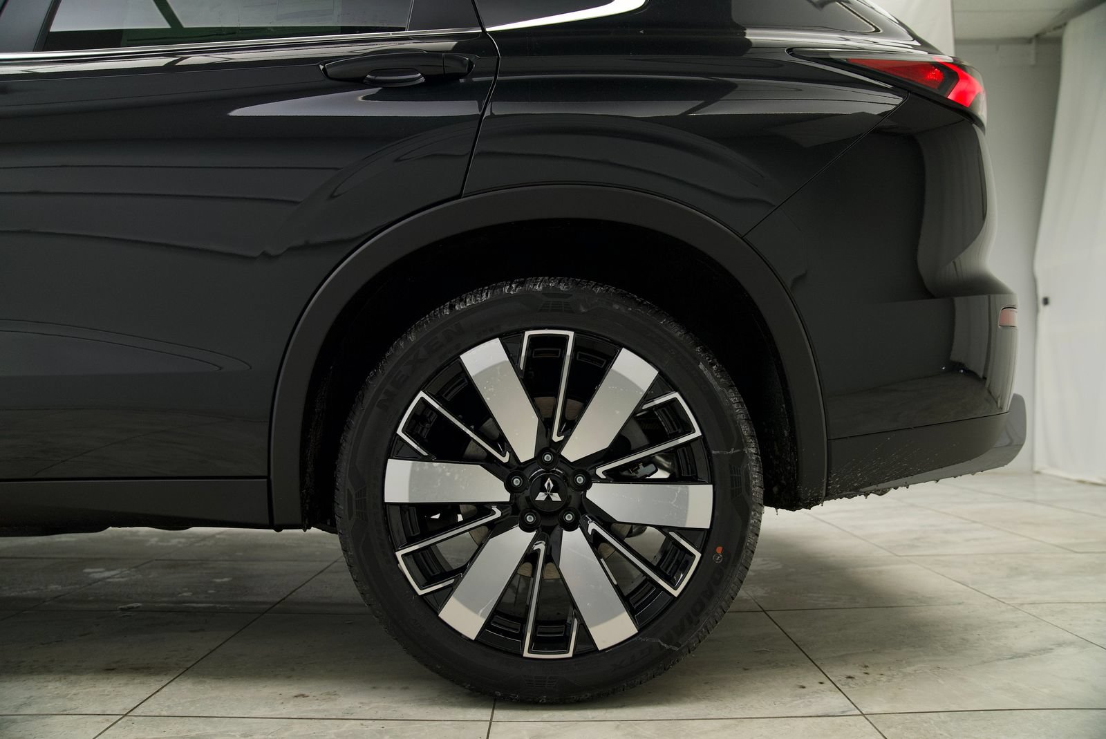 Used 2025 Mitsubishi Outlander SE AWD/4WD image 34