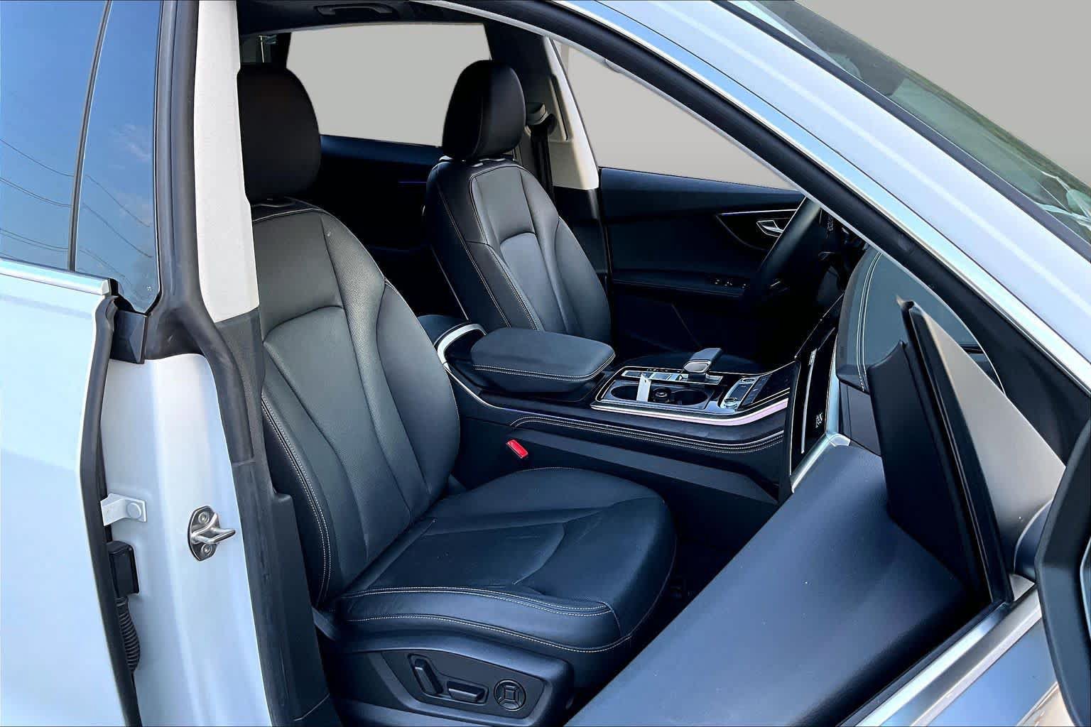 Certified 2023 Audi Q8 Premium Plus AWD/4WD image 9