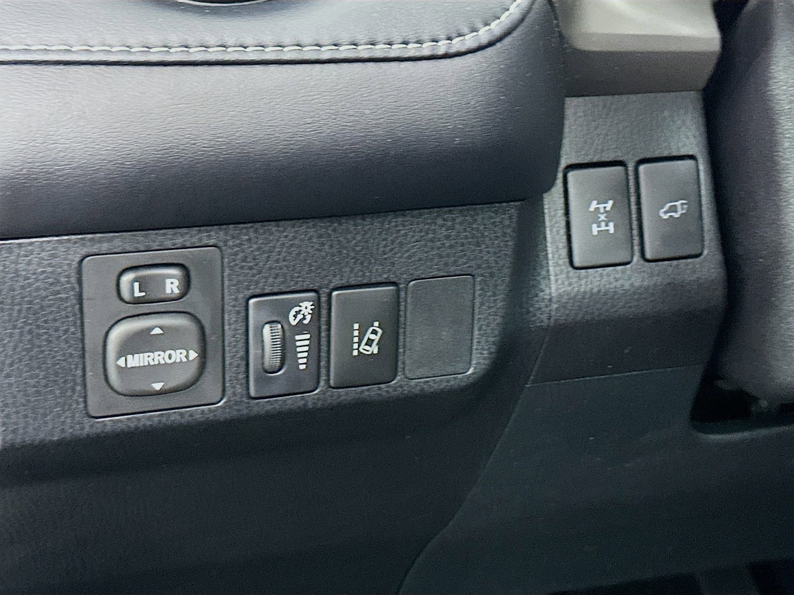 Certified 2018 Toyota RAV4 XLE image 10