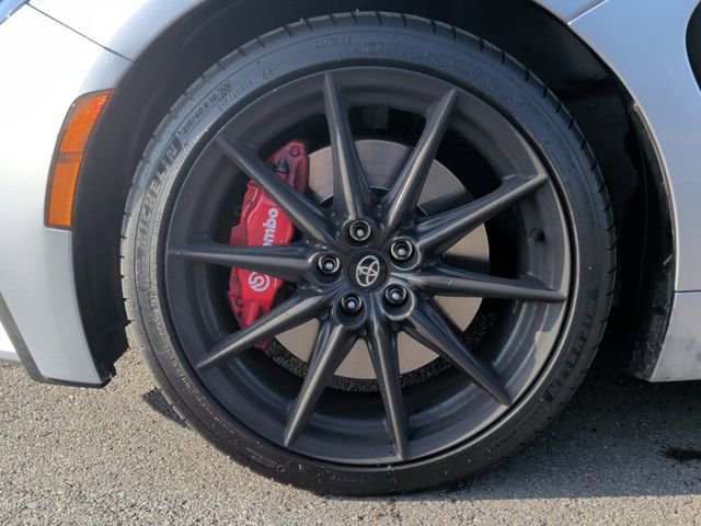 Used 2025 Toyota GR86 Premium w/ Performance Package image 9