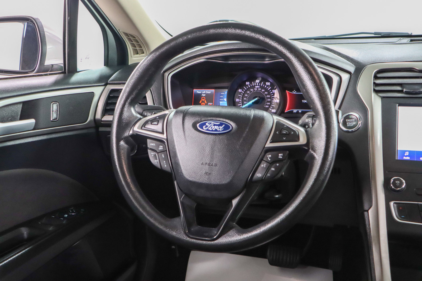 Used 2019 Ford Fusion SE image 12