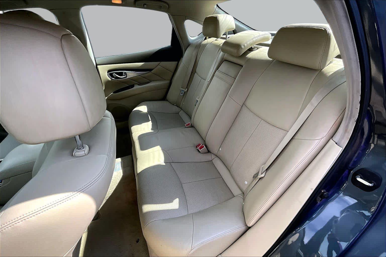 Used 2012 INFINITI M37 w/ Premium Pkg RWD image 24