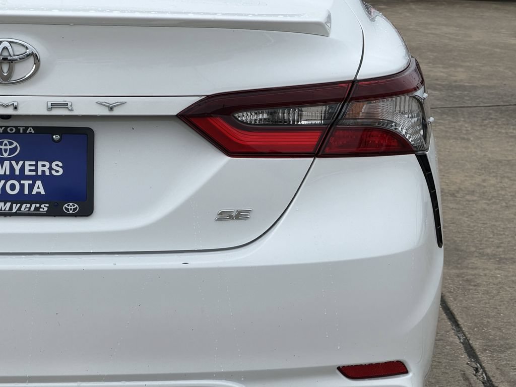 Used 2024 Toyota Camry SE FWD image 9