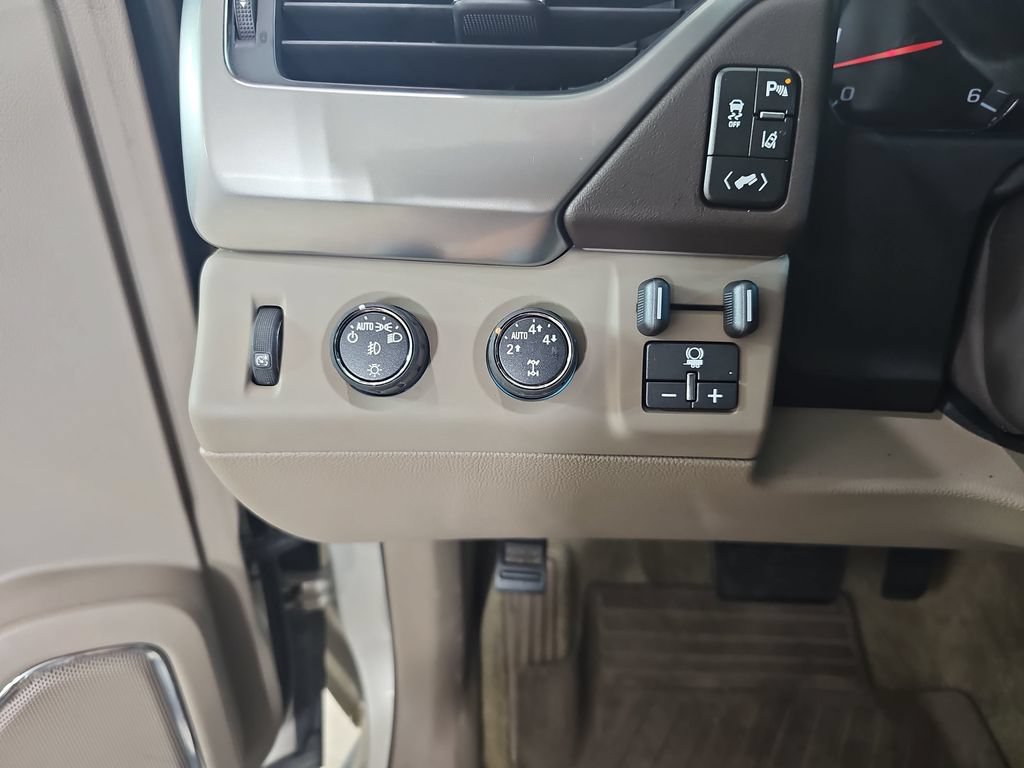 Used 2015 Chevrolet Tahoe LT AWD/4WD image 33