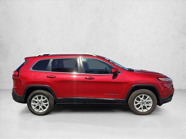 Used 2017 Jeep Cherokee Latitude w/ True North Edition AWD/4WD image 4