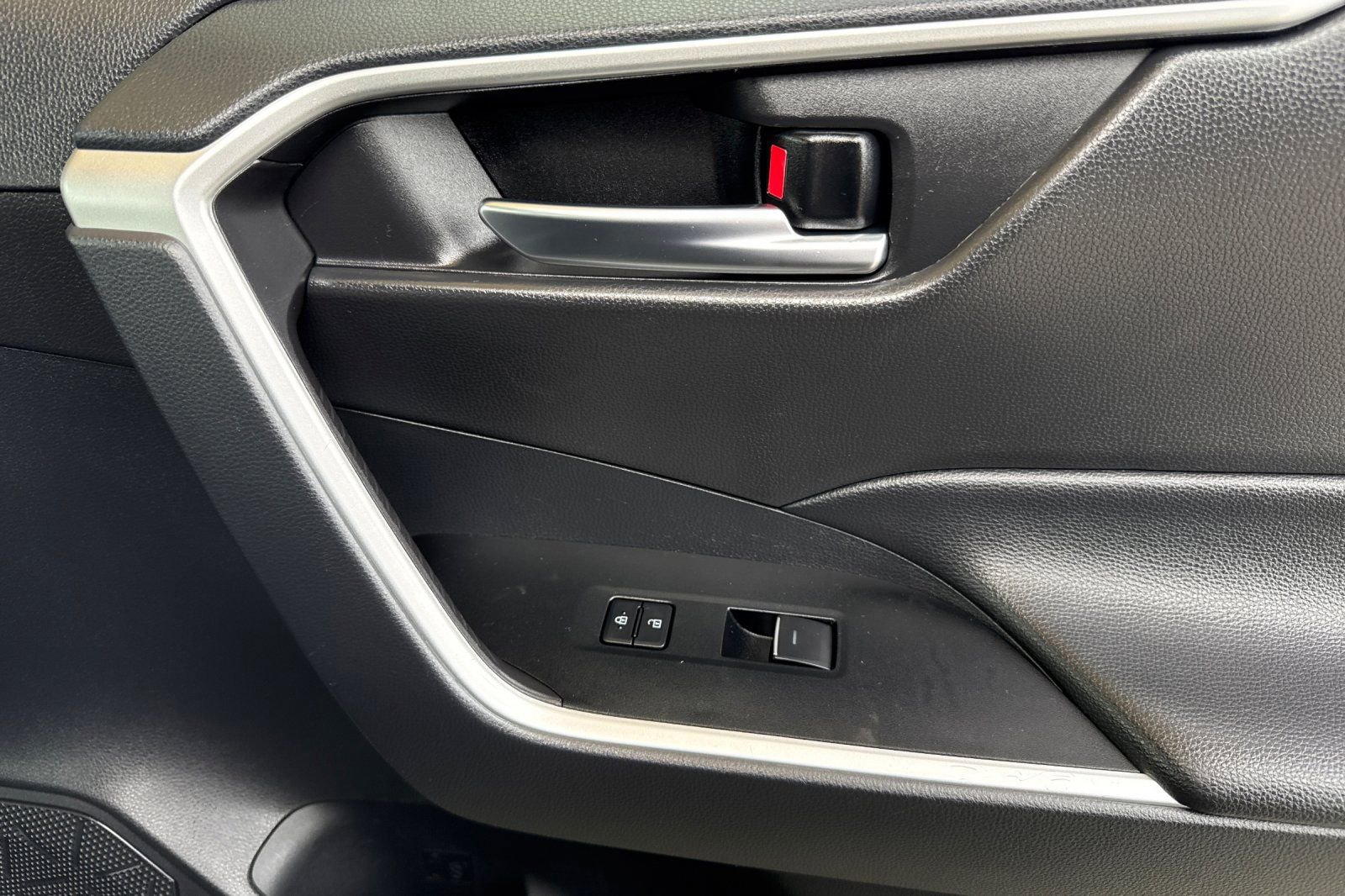 Certified 2025 Toyota RAV4 XLE image 21