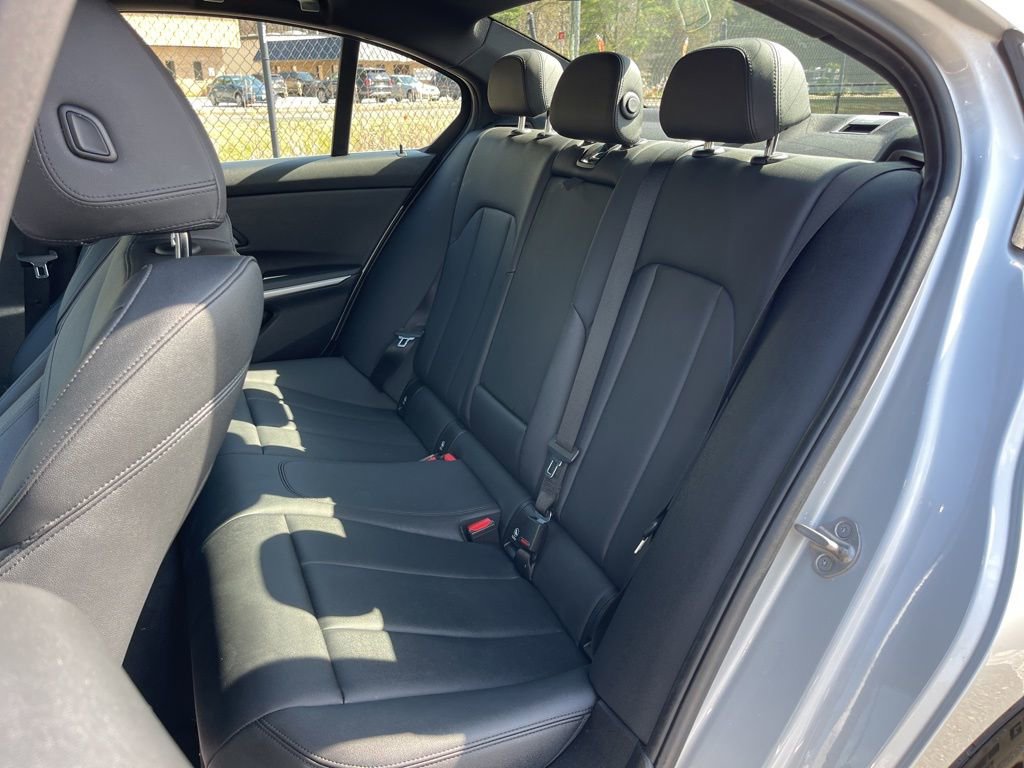 Used 2021 BMW 330i xDrive Sedan w/ Convenience Package image 21