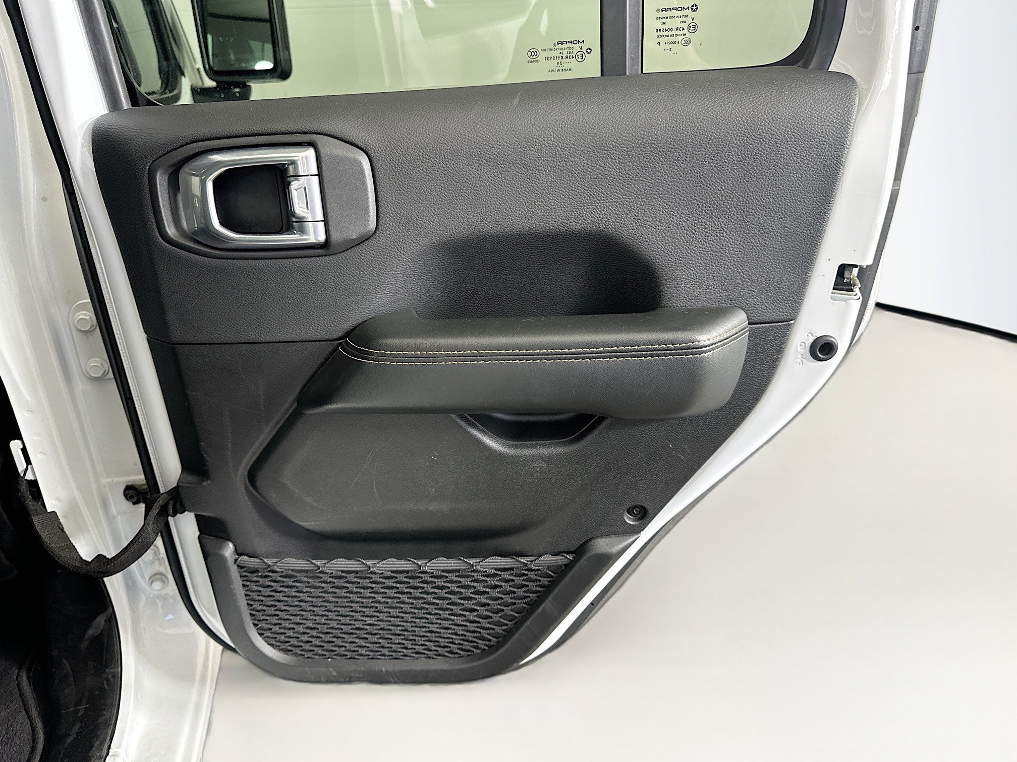 Used 2024 Jeep Wrangler Unlimited Sahara AWD/4WD image 27