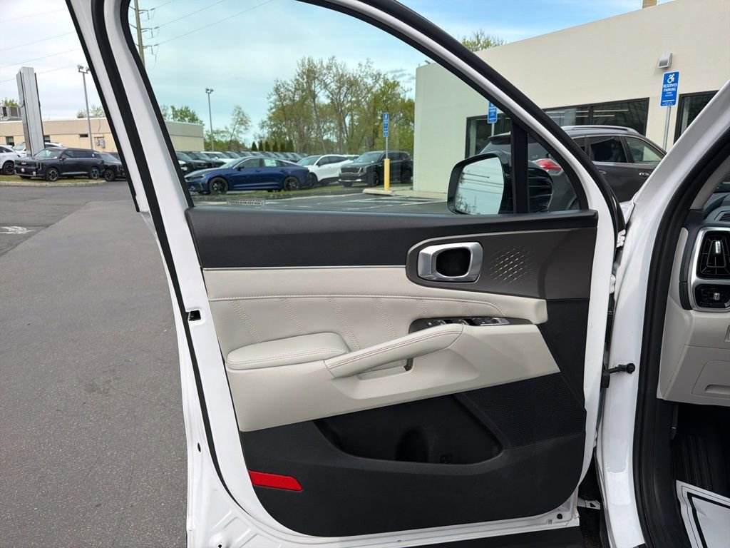 Certified 2023 Kia Sorento SX AWD/4WD image 25